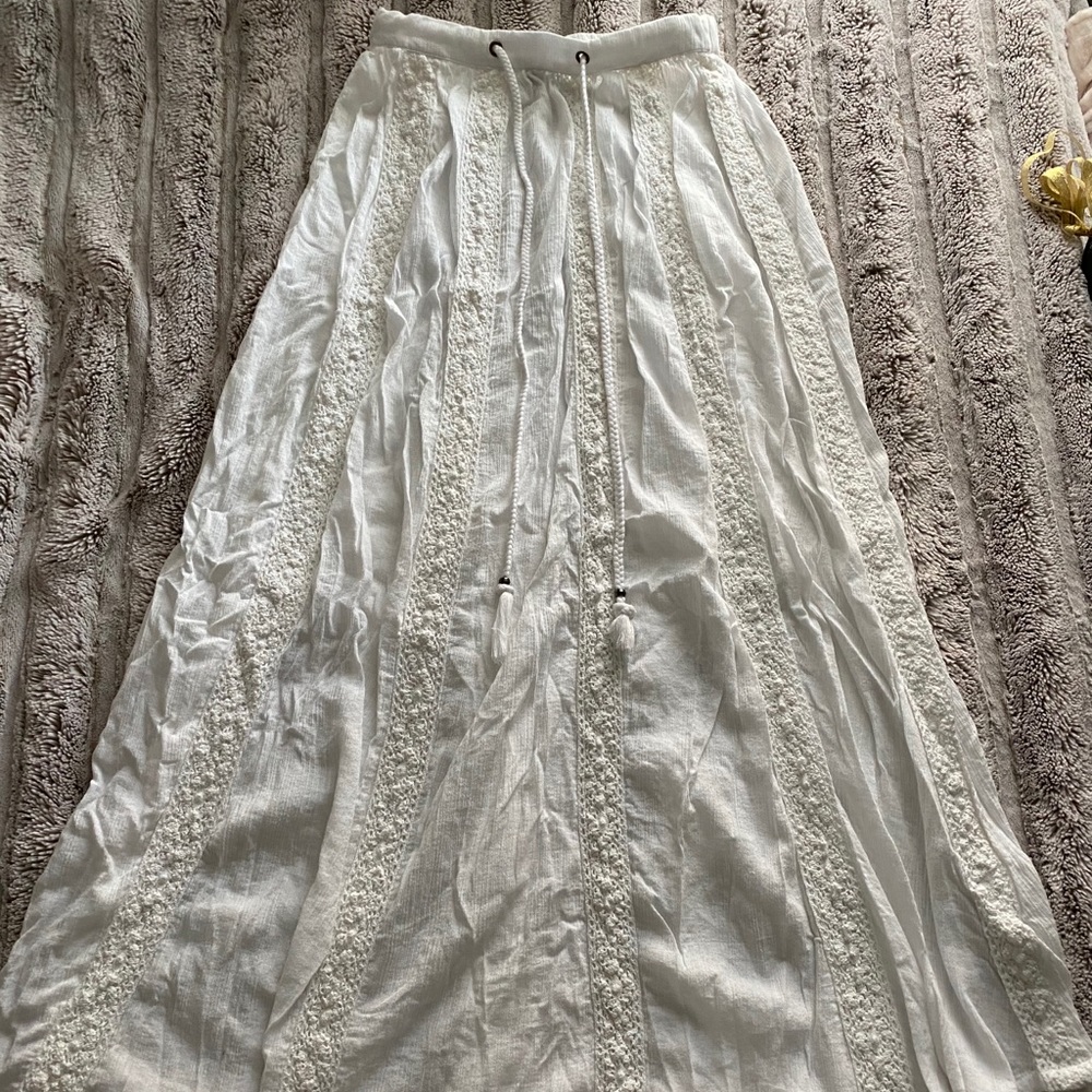 GUESS White Long Lace Skirt